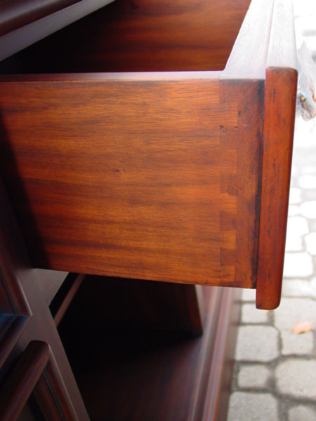 Bar 210 (42)