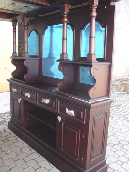 bar 215 (24)